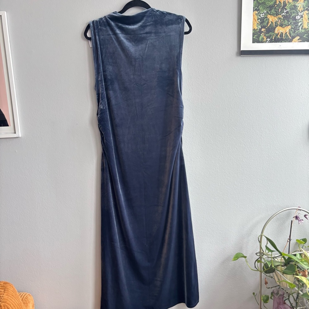 💎Ruched Velvet Mockneck Midi Dress - Picture 9 of 13